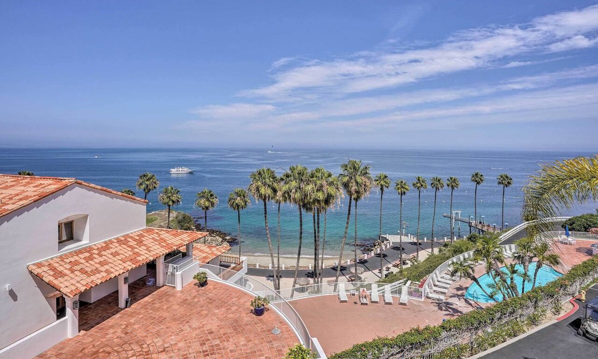 Avalon Condo | Quiet Avalon Getaway Villa w/Ocean View & Balcony