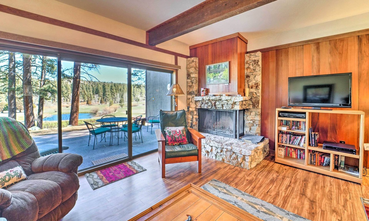 Graeagle Cottage | Quiet Home w/Graeagle Meadows Golf Course View!