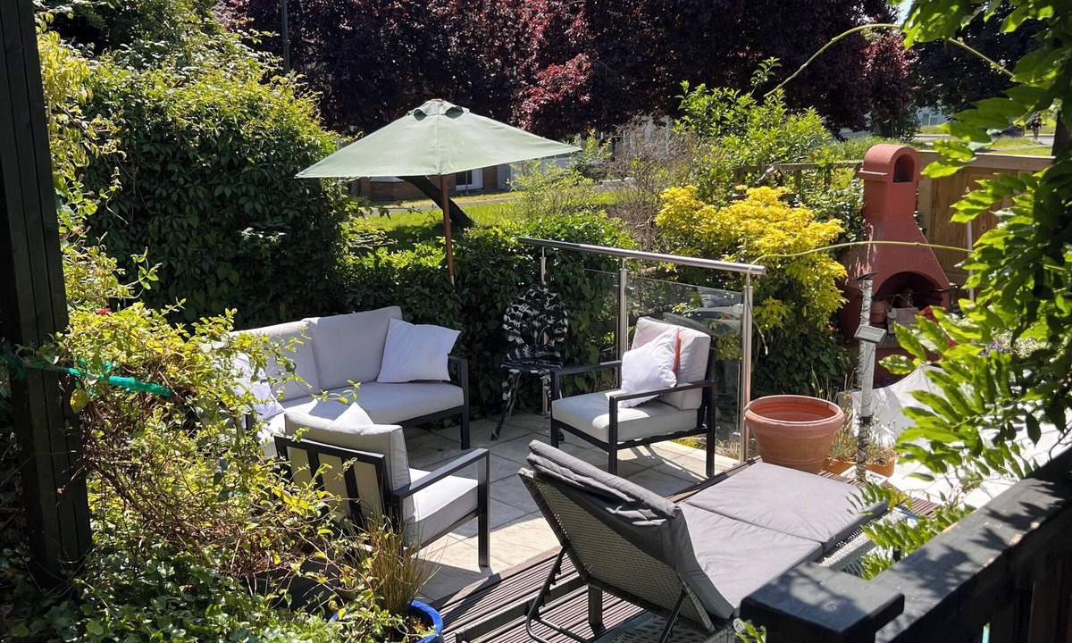 Patchway Apartment | Quiet retreat near the interchange with woodland views.