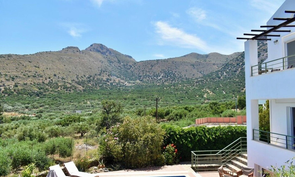 Elounda Villa | Quiet villa with pool, 3 bed 2 bath, short walk to Elounda village and beach