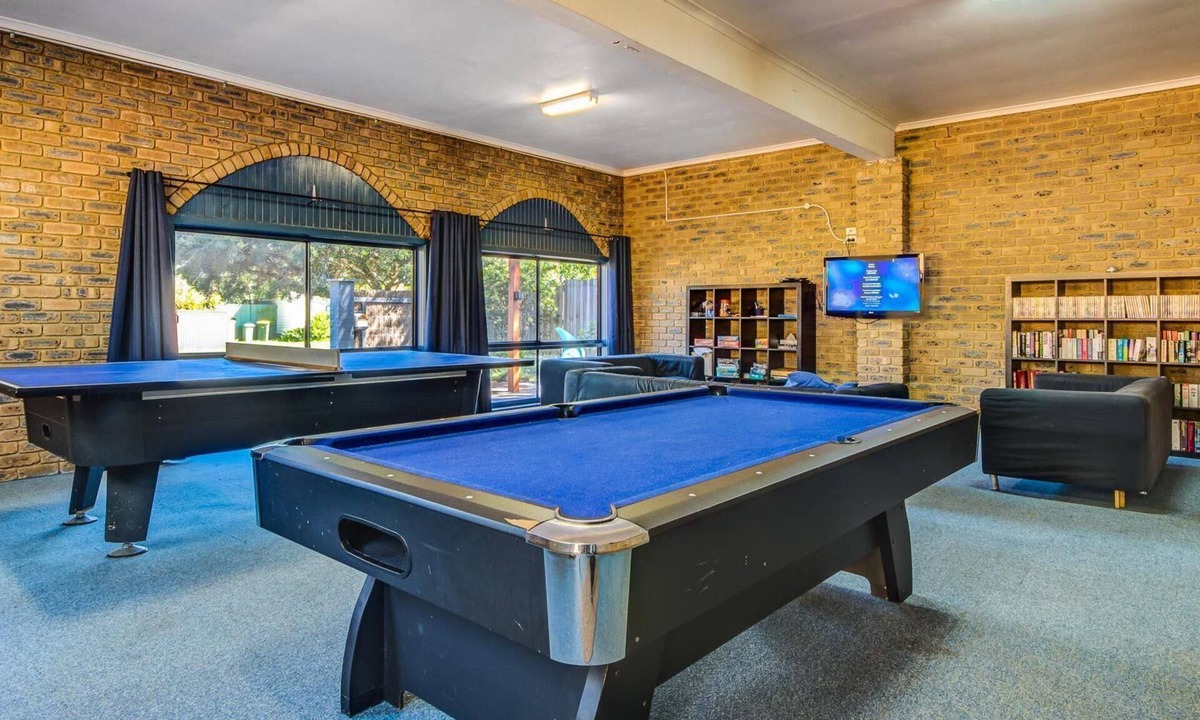 Cowes House | Raywood - sleeps up to 17