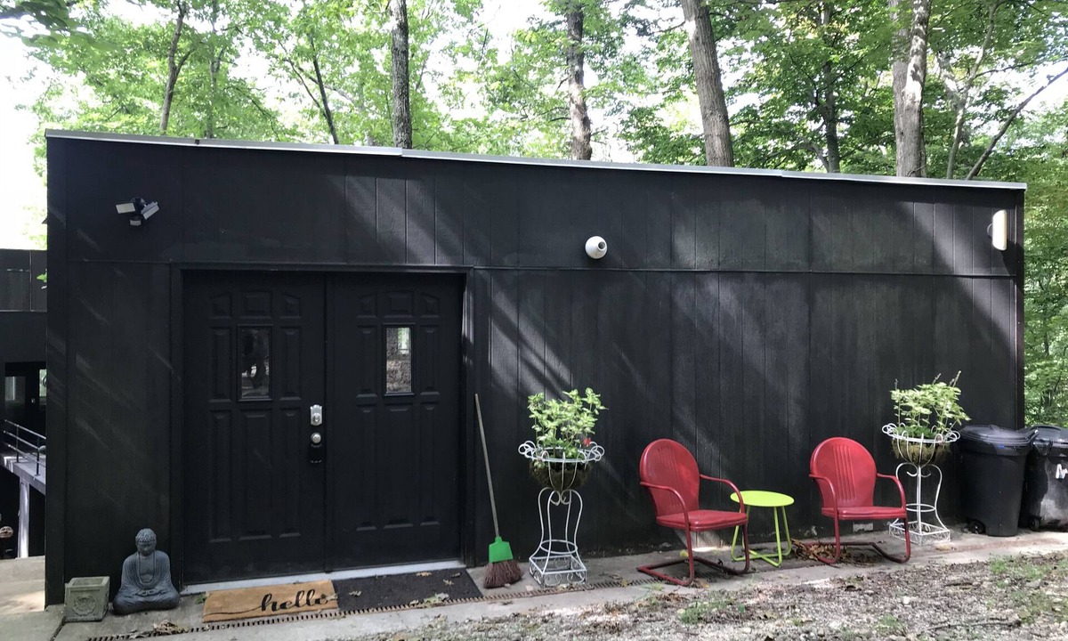 Bloomington House | Relaxing Retreat In The Woods. Quiet place to unwind yet minutes from town.