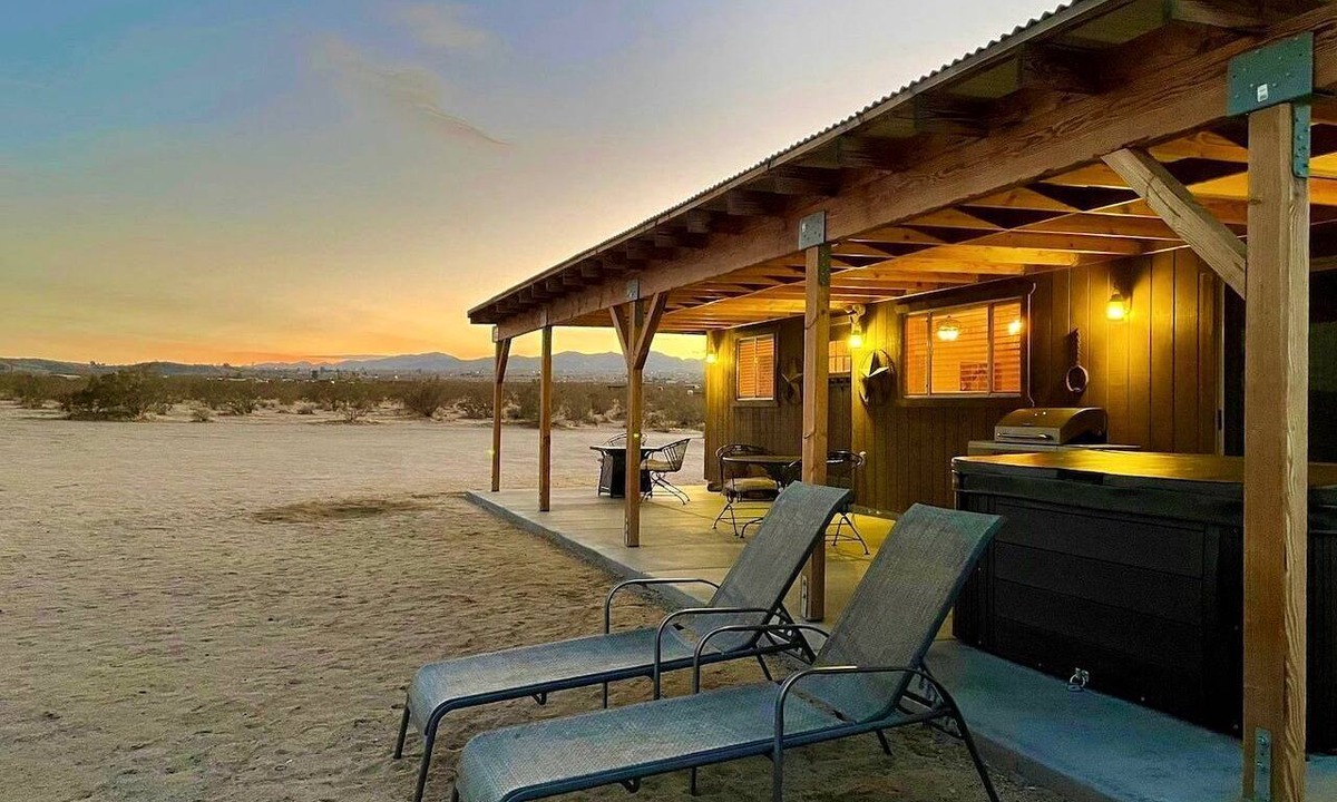 Landers Cabin | Remote Cabin with Hot-Tub and Desert Views in California
