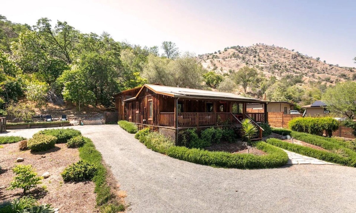 Three Rivers Cabin | Riverfront Cabin - Private River Access & Hot Tub