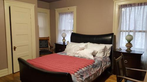 Downtown Toledo House | Scottwood Inn