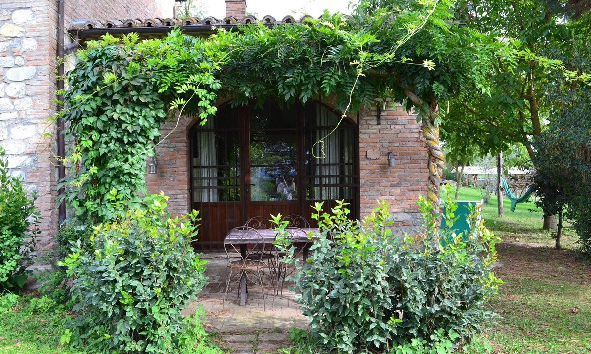 Monteleone d'Orvieto Apartment | Scuderia in Farmhouse Borgo Santa Maria