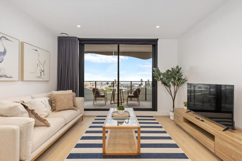 Hampton Apartment | Sea View 2BR w Best Rooftop Pool in Melb!