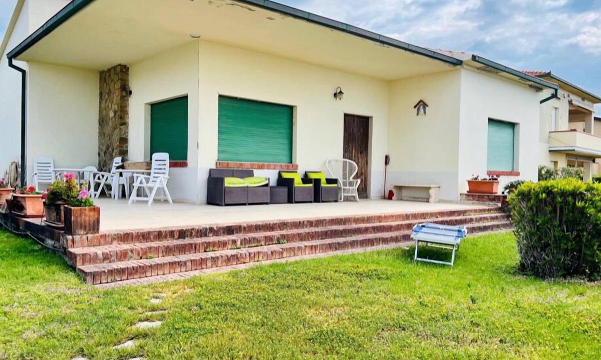Castiglione della Pescaia Villa | Seafront villa directly on the promenade of Castiglione della Pescaia