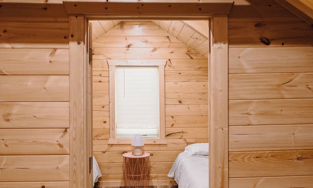 South Haven Cabin | Secluded Cabin w/Beach Access + Fire Pit