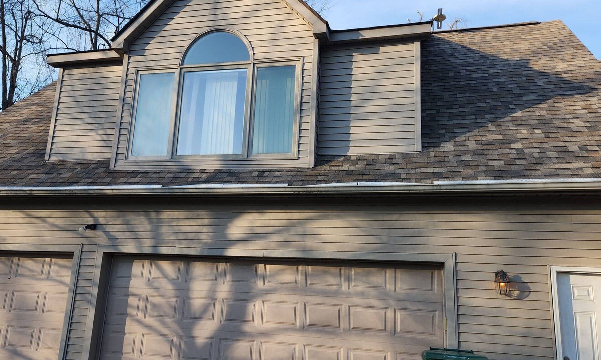 Allenton House | Secluded mother in law suite above garage with 2 private entrances.