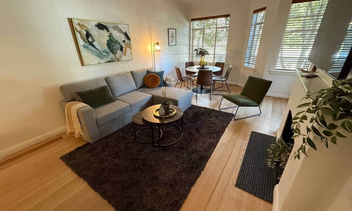 East Melbourne Apartment | Sherwood East Melbourne 2 Units