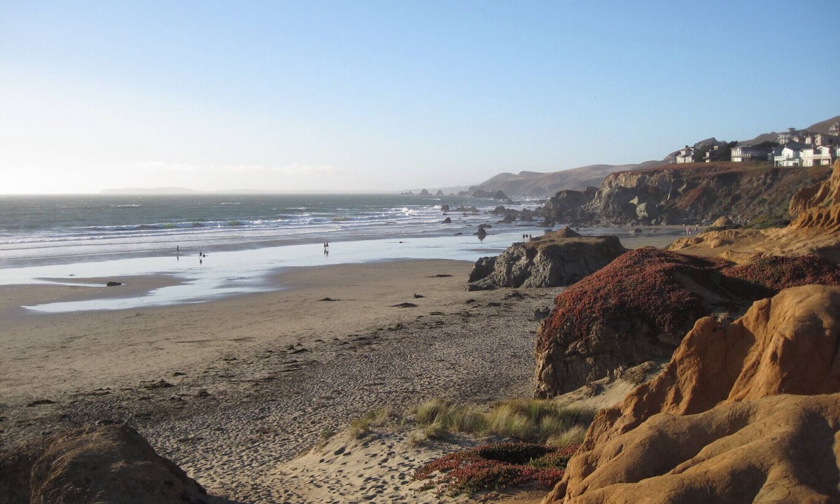 Dillon Beach Cottage | Short walk to the beach, store and cafe