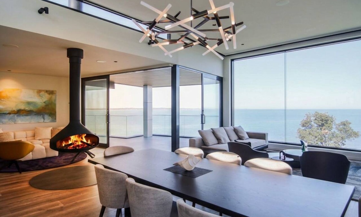 Somers House | Somers Sanctuary | Clifftop Luxury with Pool & Sauna