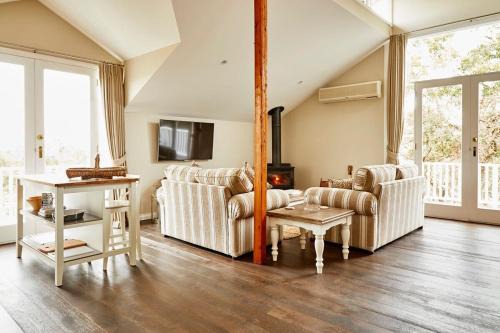 Red Hill Villa | South Hampton Estate Red Hill - The Loft