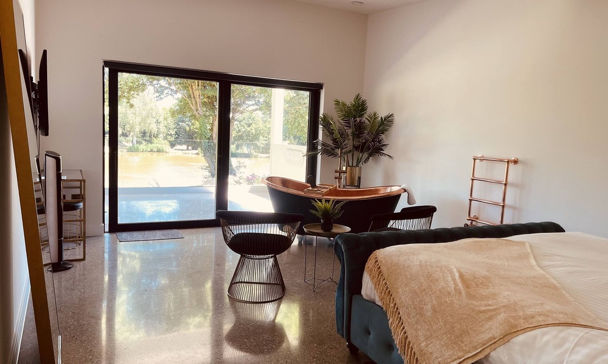 Exeter Cabin | South View Lodges