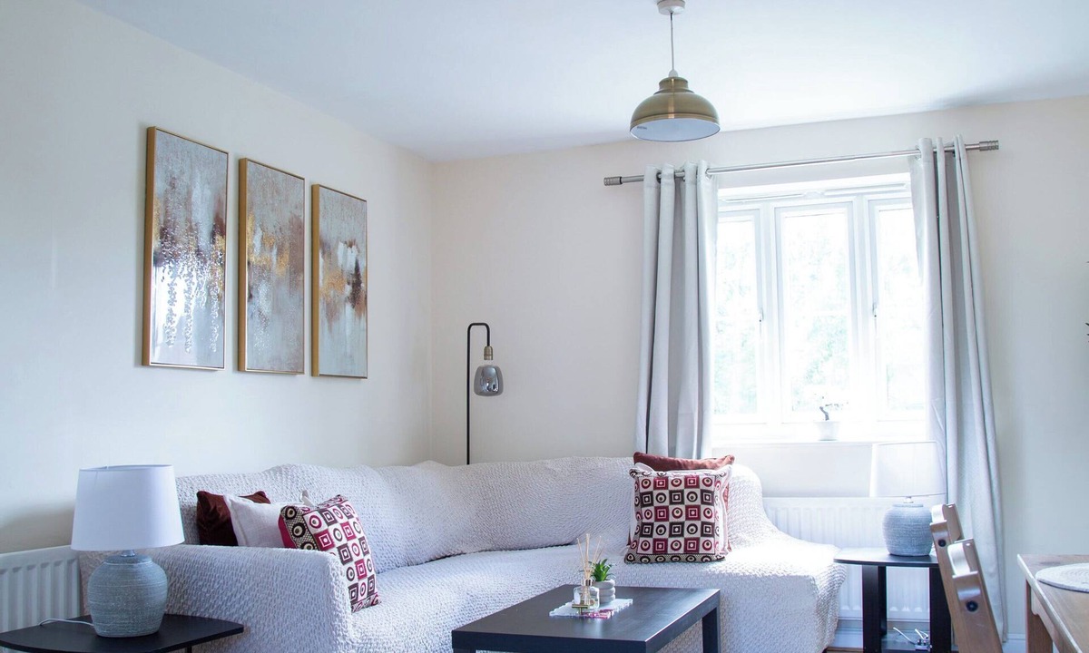 Solihull Apartment | Spacious 2-Bed Home Near NEC, Airport & Resorts World