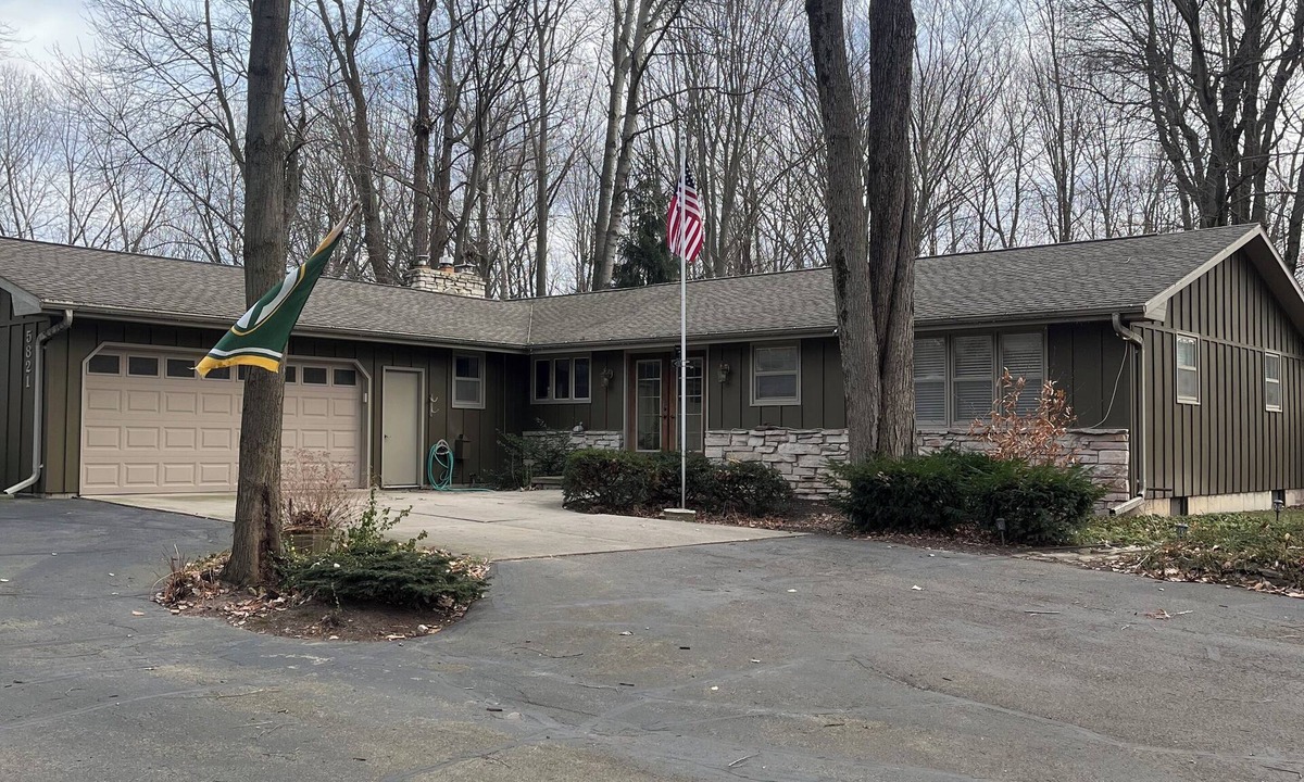 Little Suamico House | Spacious 4 Bedroom. Available for the week of the NFL Draft 2025