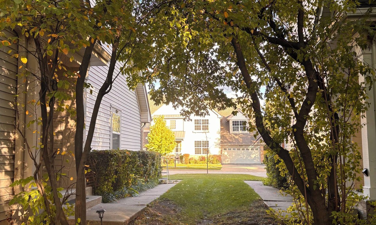 Schaumburg House | Spacious 4BR-2.5 bath Family-Friendly Retreat sleeps 8