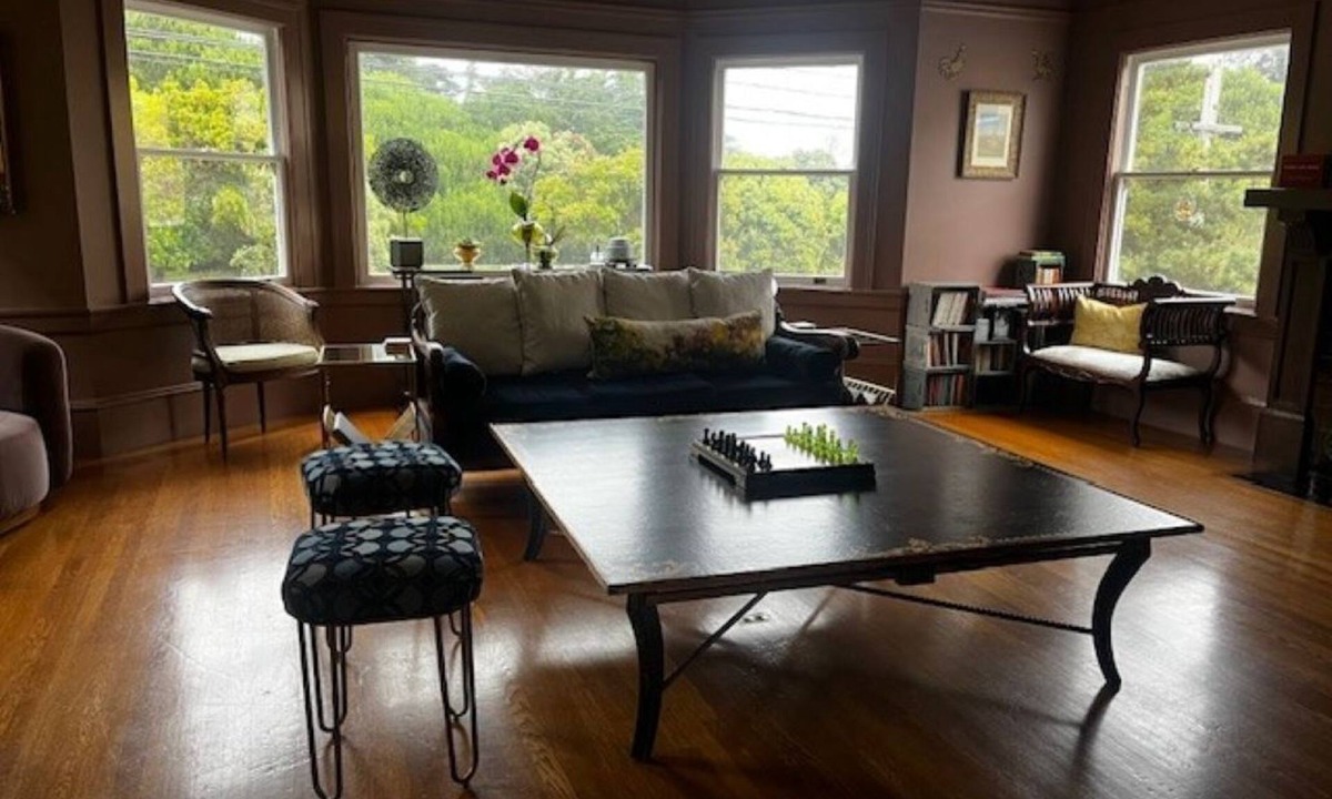 Outer Richmond House | Spacious 5-bedroom home in Outer Richmond with jacuzzi and dual decks.