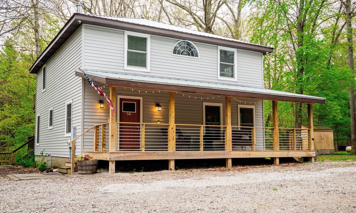 Irons House | Spacious cabin ORV trails Big Bass Lake access Plenty of parking!
