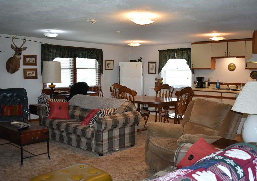 Oak Harbor Cabin | Spacious Relaxation on Lake Erie