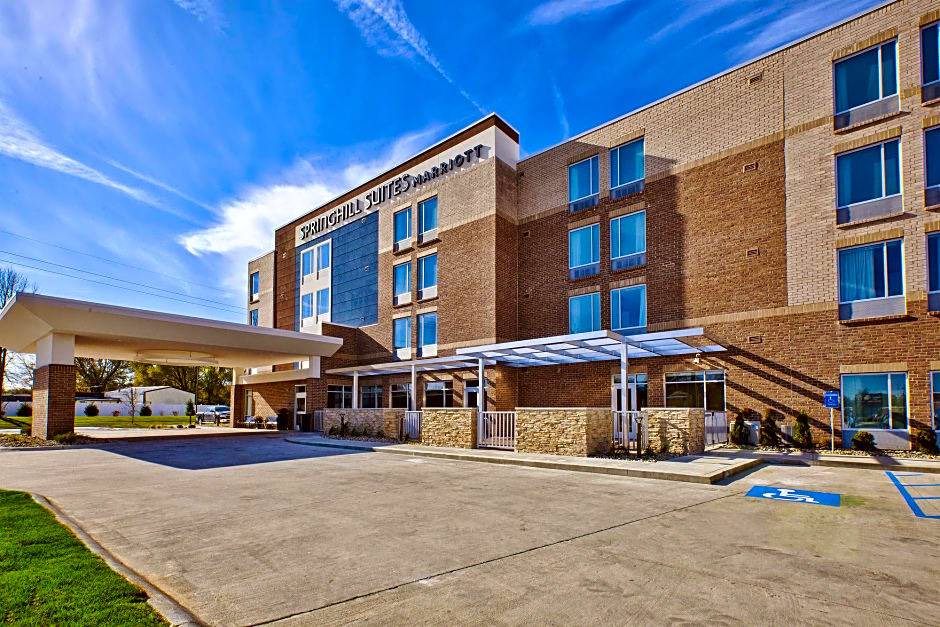 Benton Harbor Hotel | SpringHill Suites by Marriott St. Joseph Benton Harbor