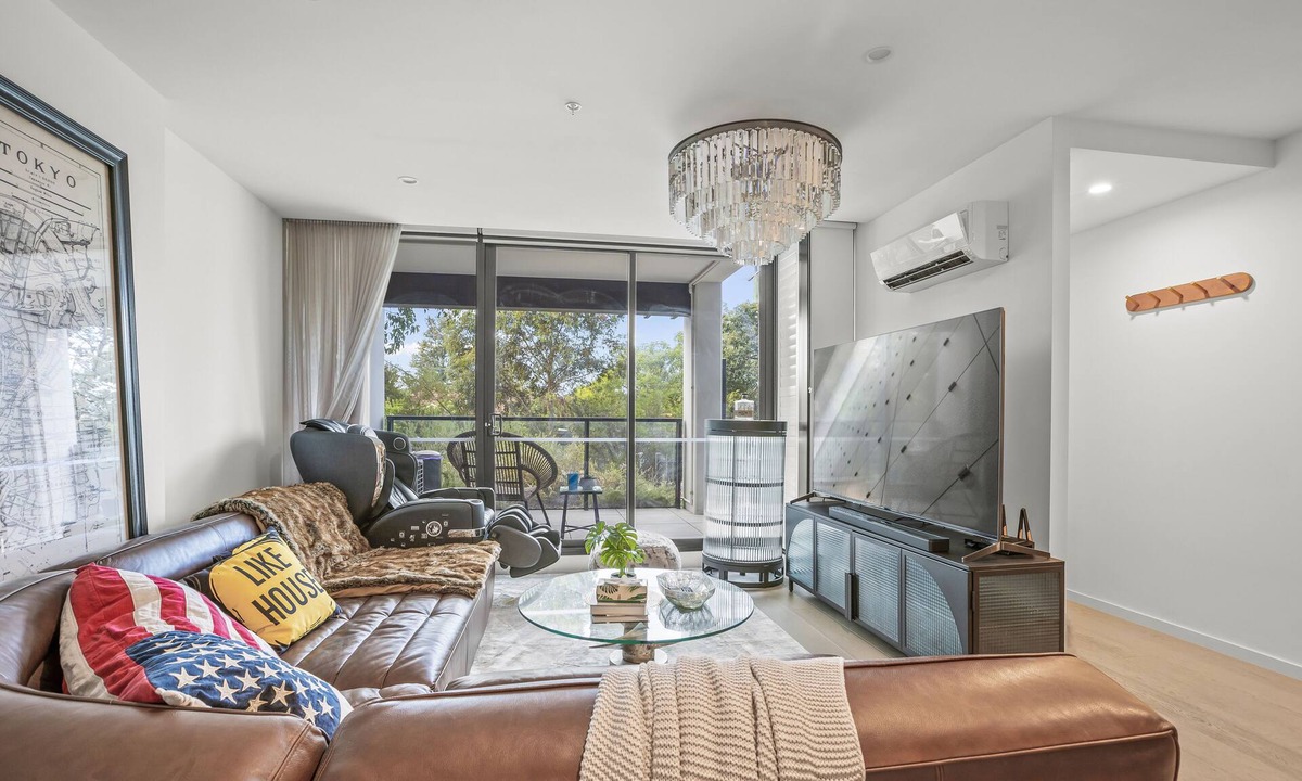 Oakleigh House | StayAU Modern Townhouse
