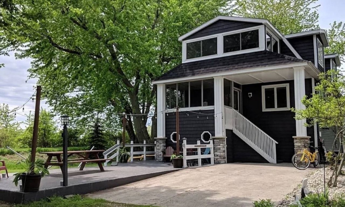 Oak Harbor House | Steps to the Lake – Family-Friendly Getaway