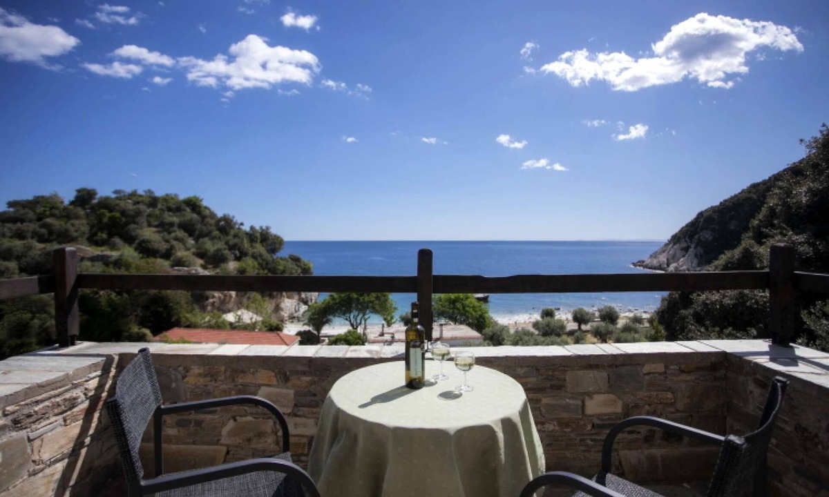 Damouchari Apartment | Studios for 3 adults or 2 adults + 2 children with balcony or terrace with panoramic sea view