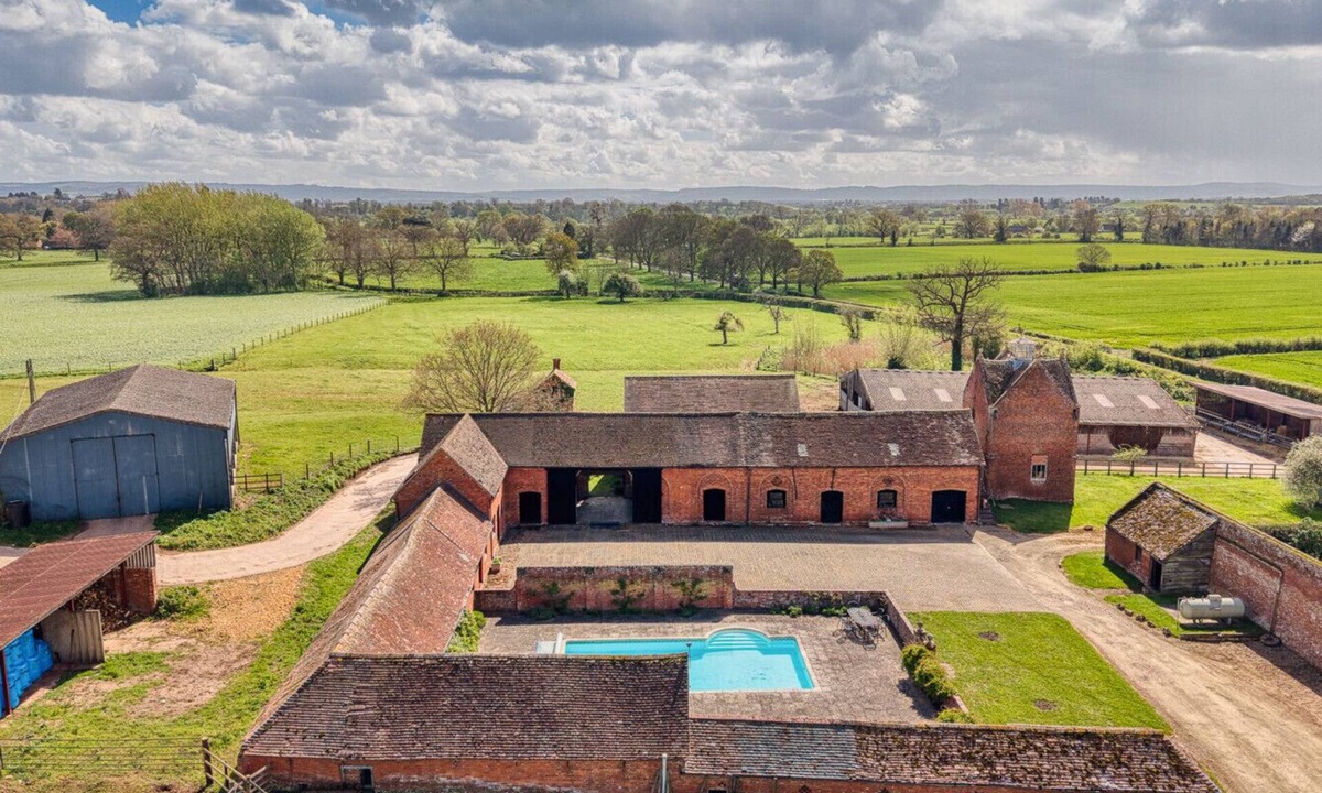 Forthampton House | Stunning Five Bedroom Home Near Tewkesbury