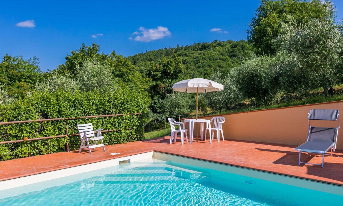 Castellina in Chianti Villa | Stunning private villa for 14 guests with A/C, private pool, WIFI, TV, patio and panoramic view