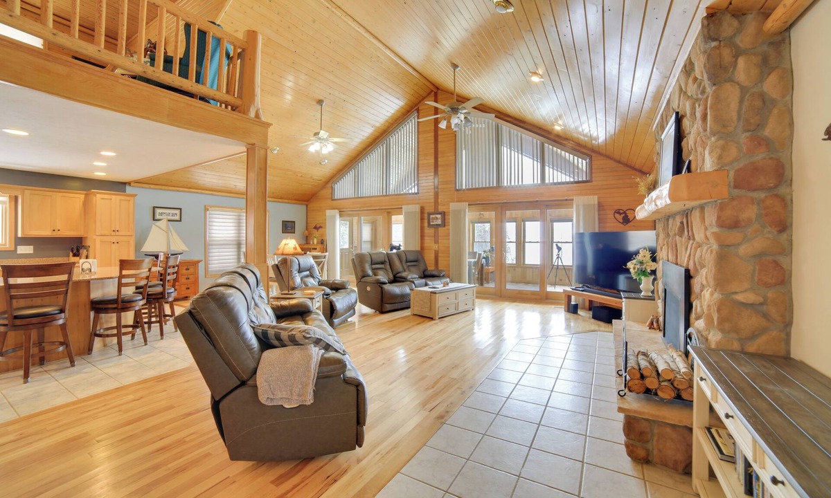 Garden House | Stunning Sunset Views! Lake Michigan Lodge