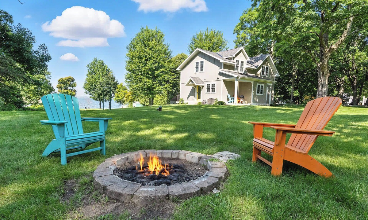 Sturgeon Bay House | Sturgeon Bay Waterfront! Thenell's Beach House