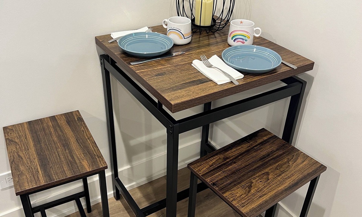Woodlawn Apartment | Stylish 2BR Retreat Near Hyde Park, UChicago & Lake