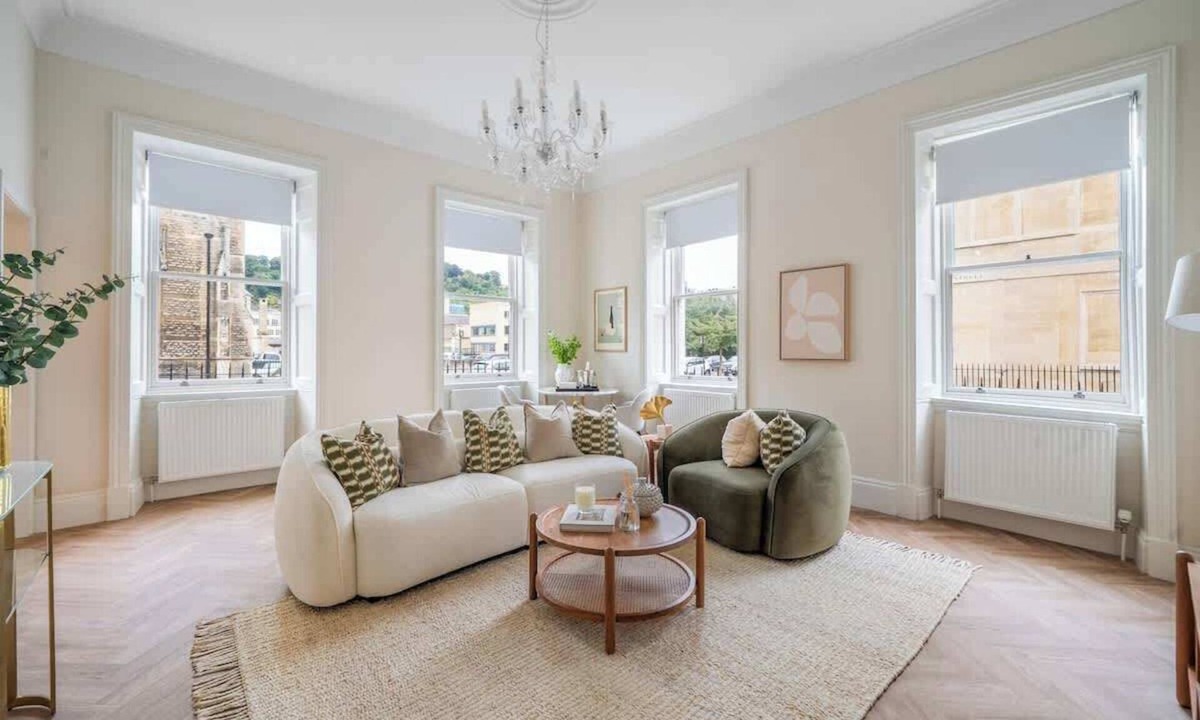 Bath Apartment | Stylish City-Centre Flat with Double Bed - VAT Q