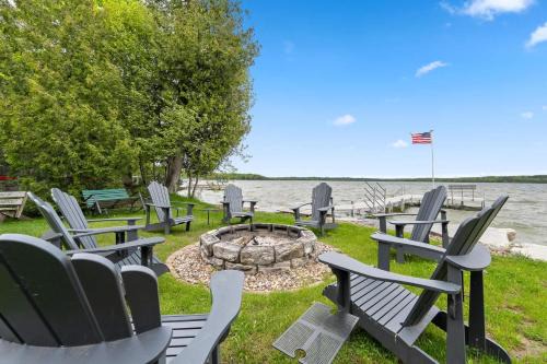 Baileys Harbor House | Sunset Shores - Chalet Cabin #3 by Simple Life Rentals