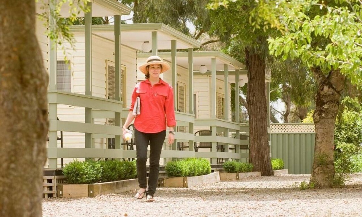 Hamilton Cabin | Superior Family Cabin is self-contained cabin, perfectly suited for families.