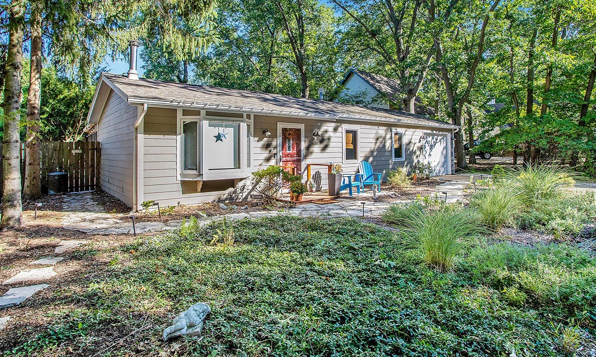 New Buffalo House | Sweet home in a garden setting with private hot tub, firepit & association beach