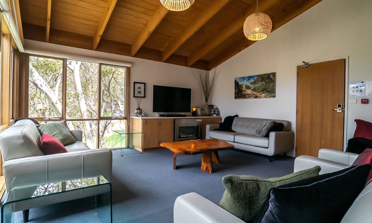 Baw Baw Village Cabin | Tanjil Creek lodge - (Whole Lodge, rooms 1 to 4) Luxury in the Alps