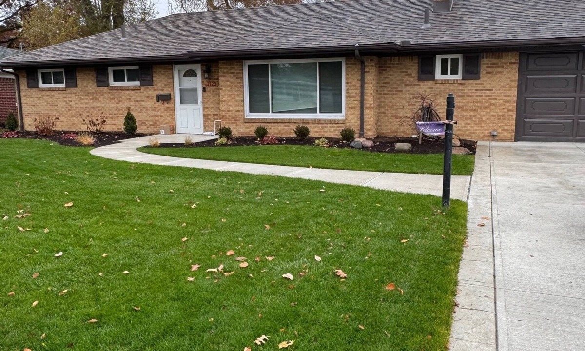 Toledo House | Terrific Remodeled 3-bedroom house with AC in friendly Toledo