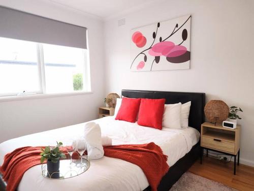 Balaclava Apartment | The Bright Gem on Grosvenor