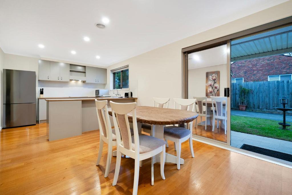 Burwood House | The Burwood Cottage Comfort & Convenience