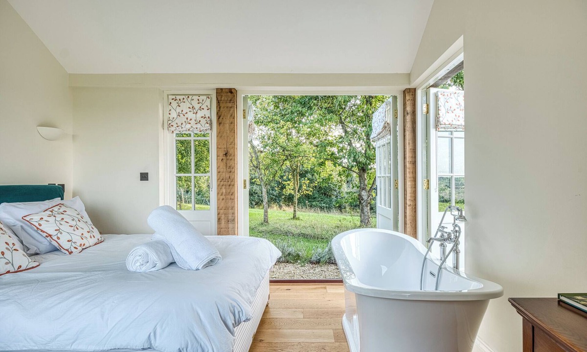 Newton St Loe House | The Cider Barn - Gorgeous 2BD Near Bath