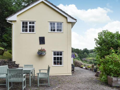Lower Soudley House | The Cottage