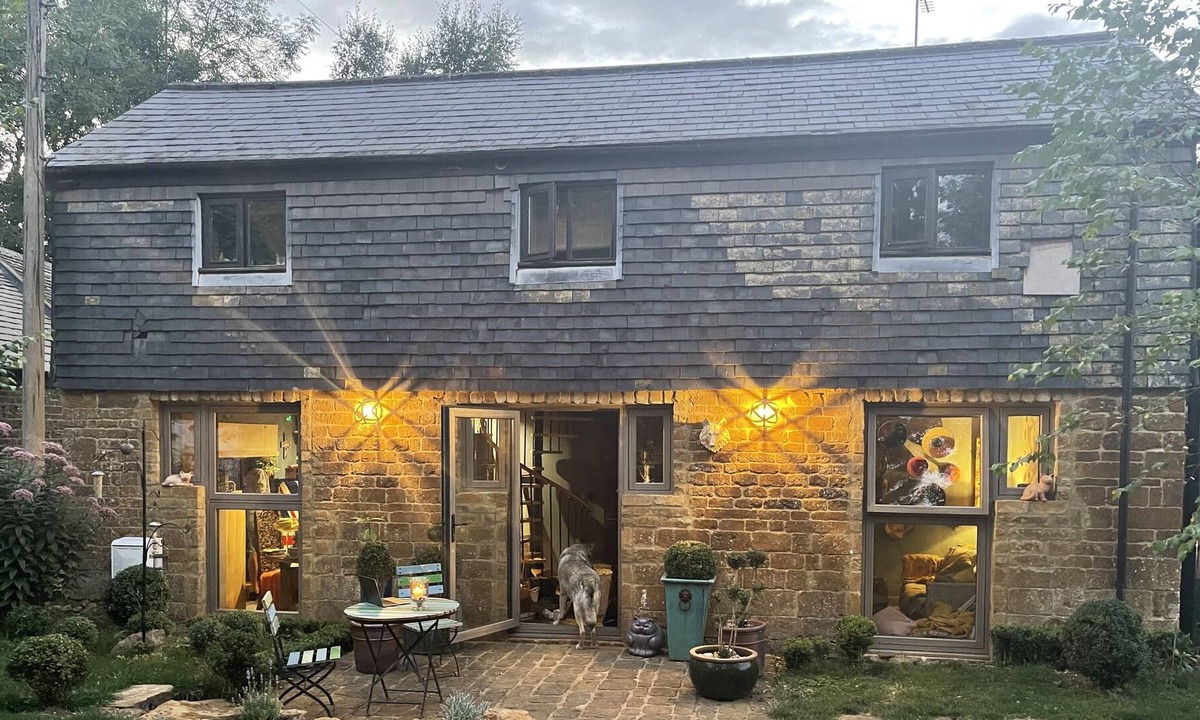 Sibford Gower Cottage | The Little House in Cotswolds - a little bit of luxury