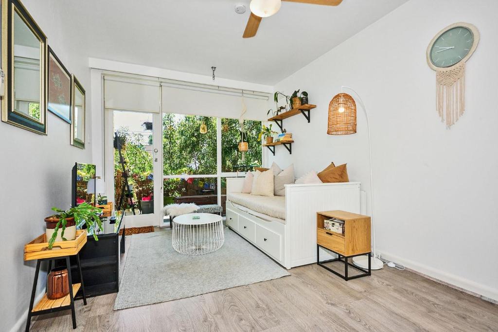 St. Kilda East Apartment | The Nook St Kilda East