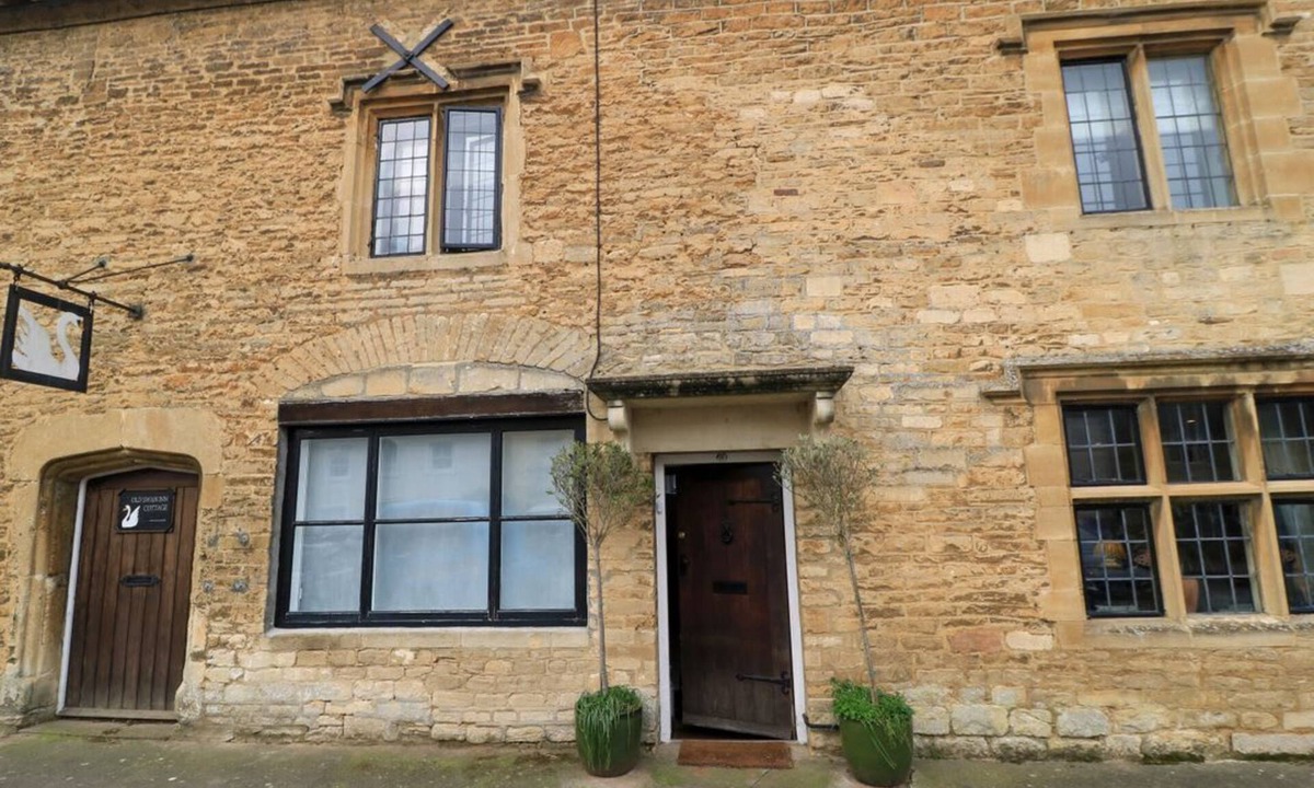 Sherston Cottage | The Old Swan, Malmesbury