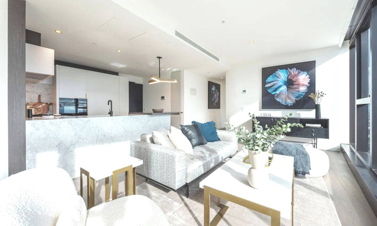 Melbourne Central Business District Apartment | Top CBD Skyline Luxury 3 Beds, 2 Baths Free Parking