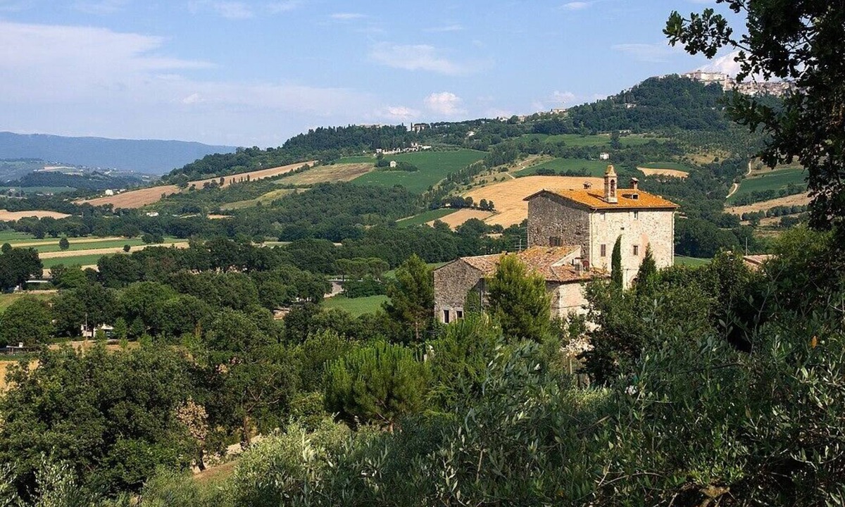 Todi Other | Torre del 15° secolo con piscina e lussureggiante giardino, panorama su Todi