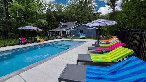 Union Pier House | Towering Oaks Cottage
